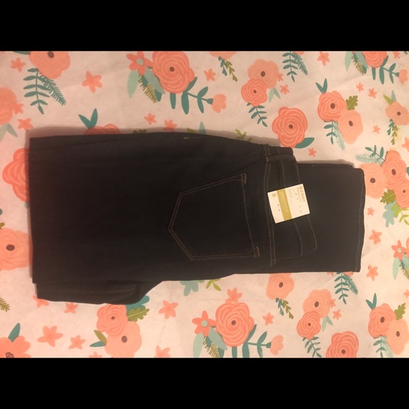 Old Navy Denim - Women’s old navy bootcut jeans 8